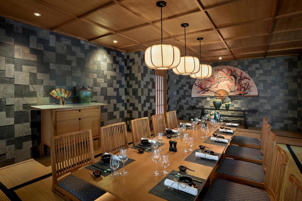 Hotel Perle D'Orient Cat Ba - Mgallery Chan Chau Dış mekan fotoğraf The interior of a restaurant