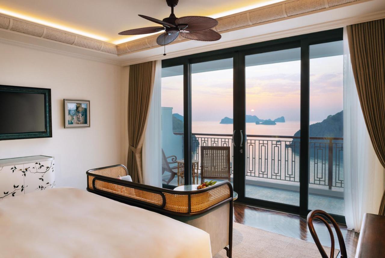 Hotel Perle D'Orient Cat Ba - Mgallery Chan Chau Dış mekan fotoğraf A room at The View