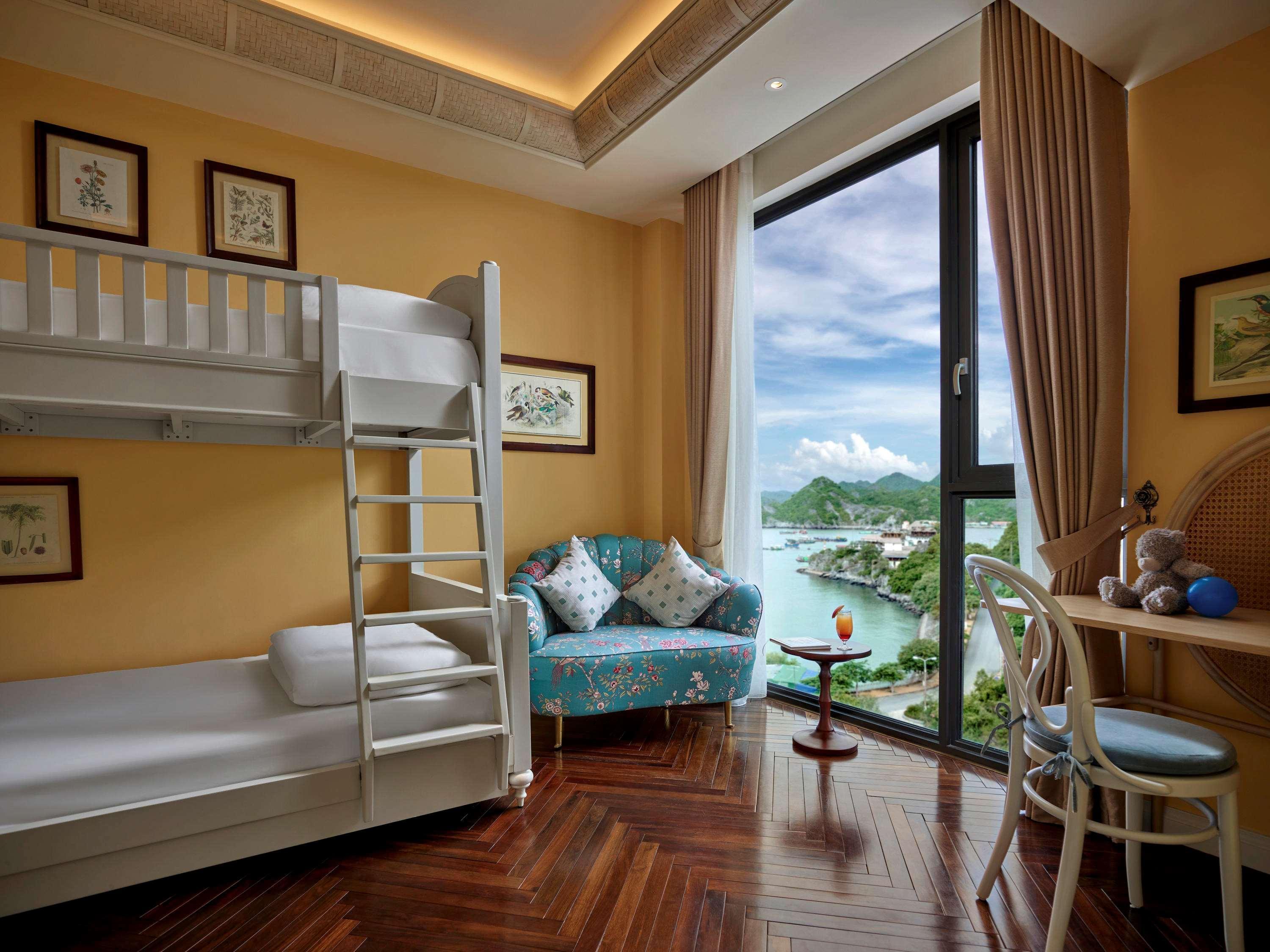 Hotel Perle D'Orient Cat Ba - Mgallery Chan Chau Dış mekan fotoğraf A bedroom at The Repulse Bay