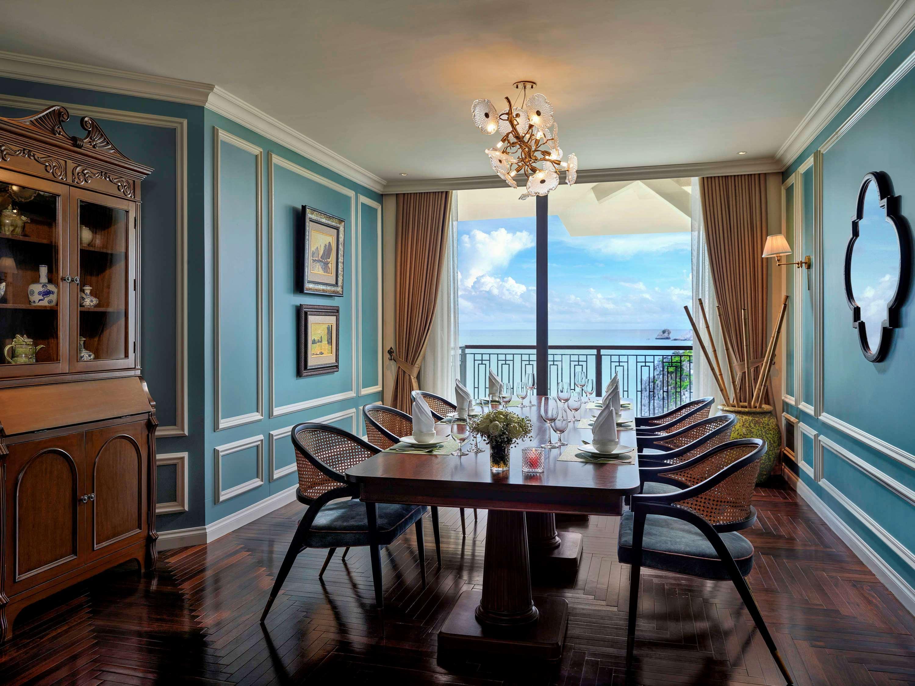 Hotel Perle D'Orient Cat Ba - Mgallery Chan Chau Dış mekan fotoğraf Dining room