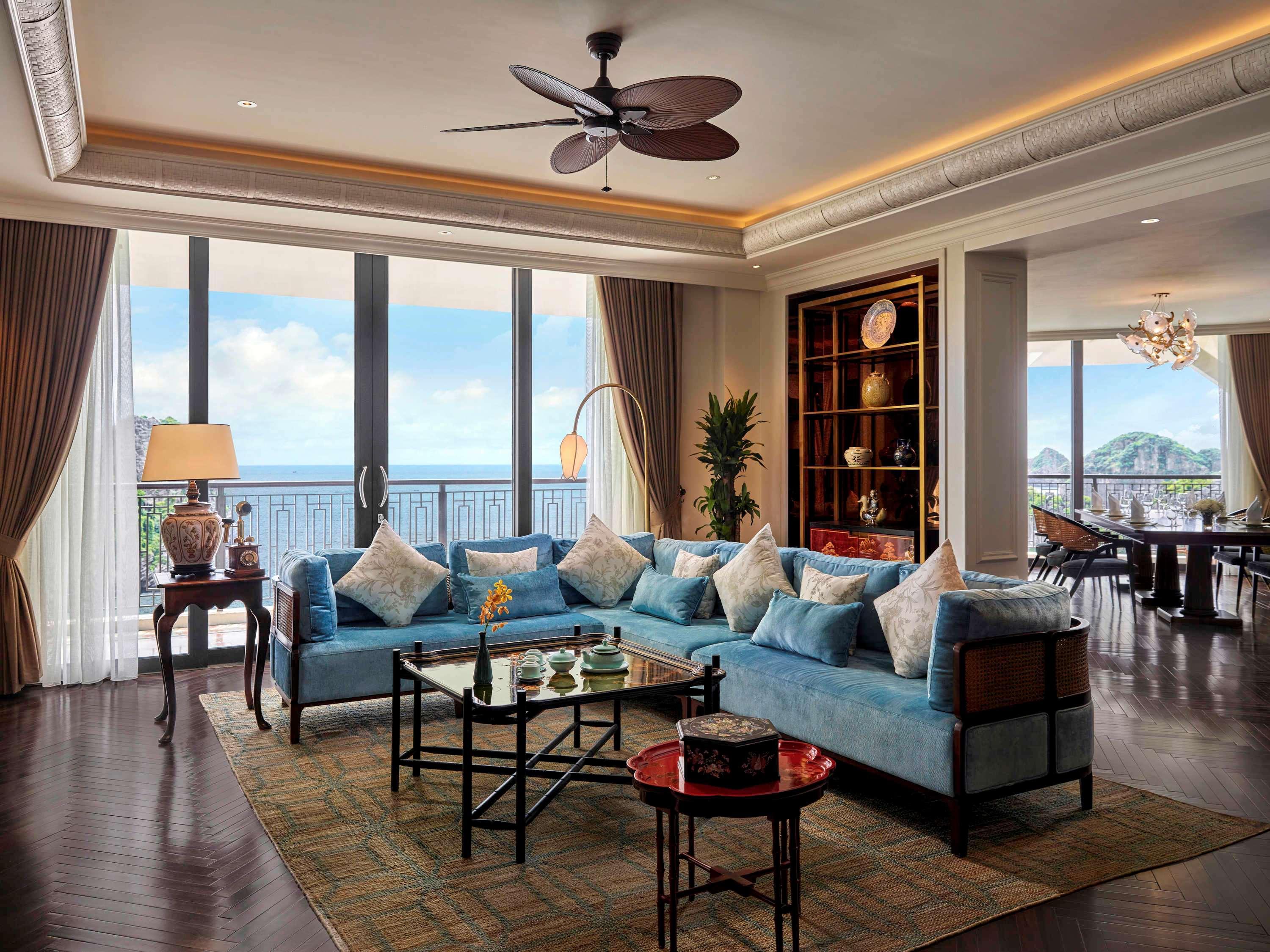 Hotel Perle D'Orient Cat Ba - Mgallery Chan Chau Dış mekan fotoğraf The living room of a suite at The Ritz-Carlton, Shenzhen