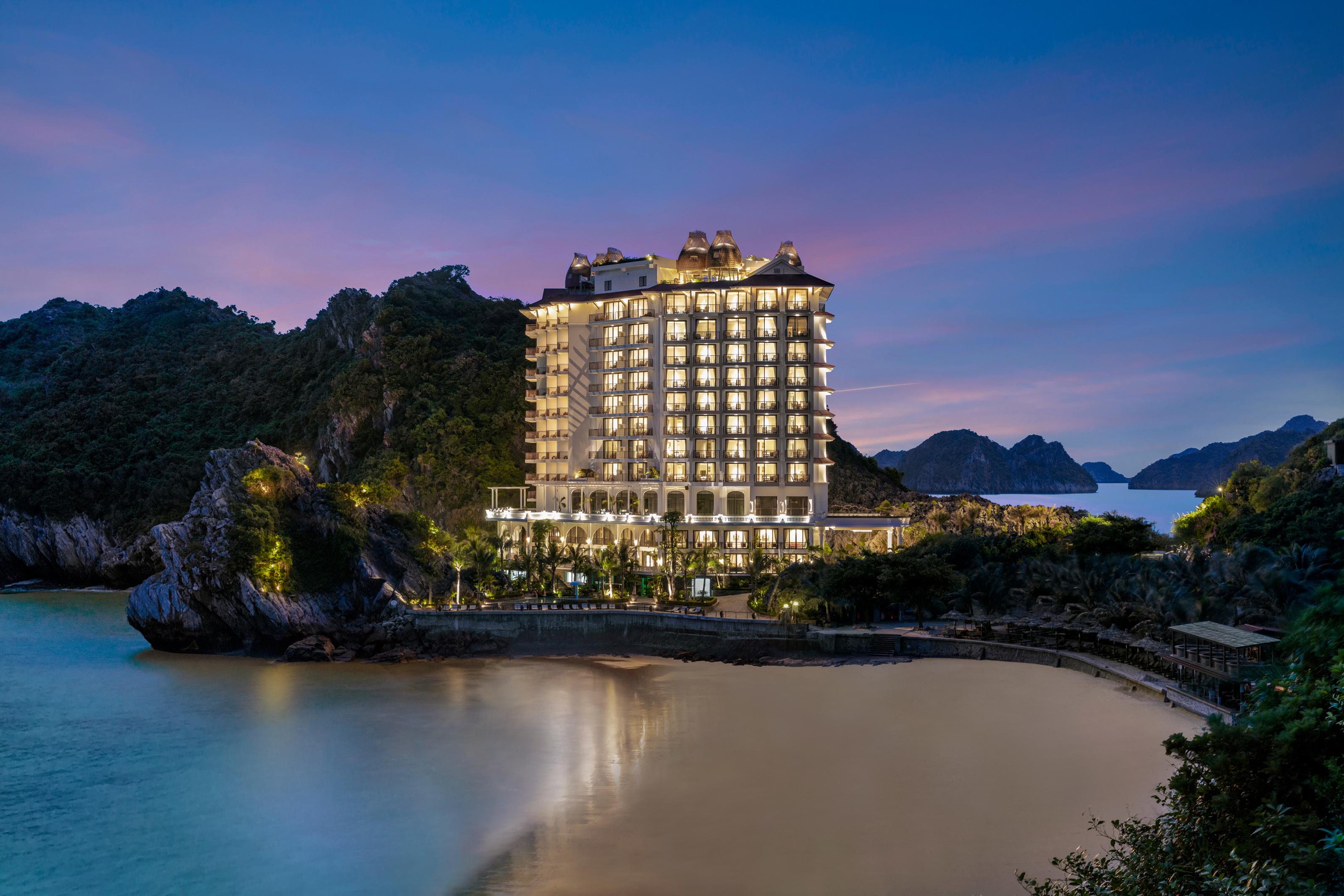 Hotel Perle D'Orient Cat Ba - Mgallery Chan Chau Dış mekan fotoğraf Vinpearl Hotel Nha Trang