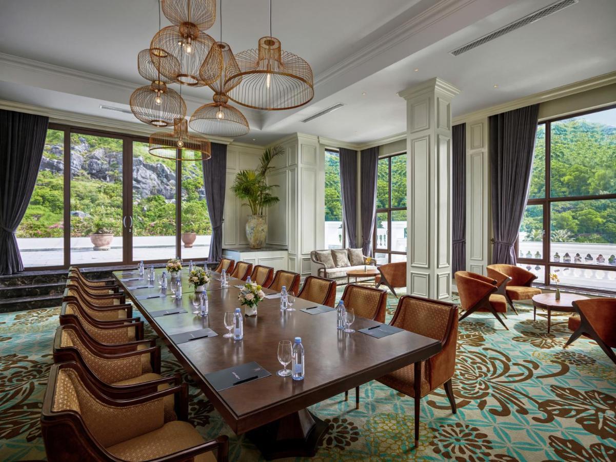 Hotel Perle D'Orient Cat Ba - Mgallery Chan Chau Dış mekan fotoğraf Meeting room at The Westin Da Lat